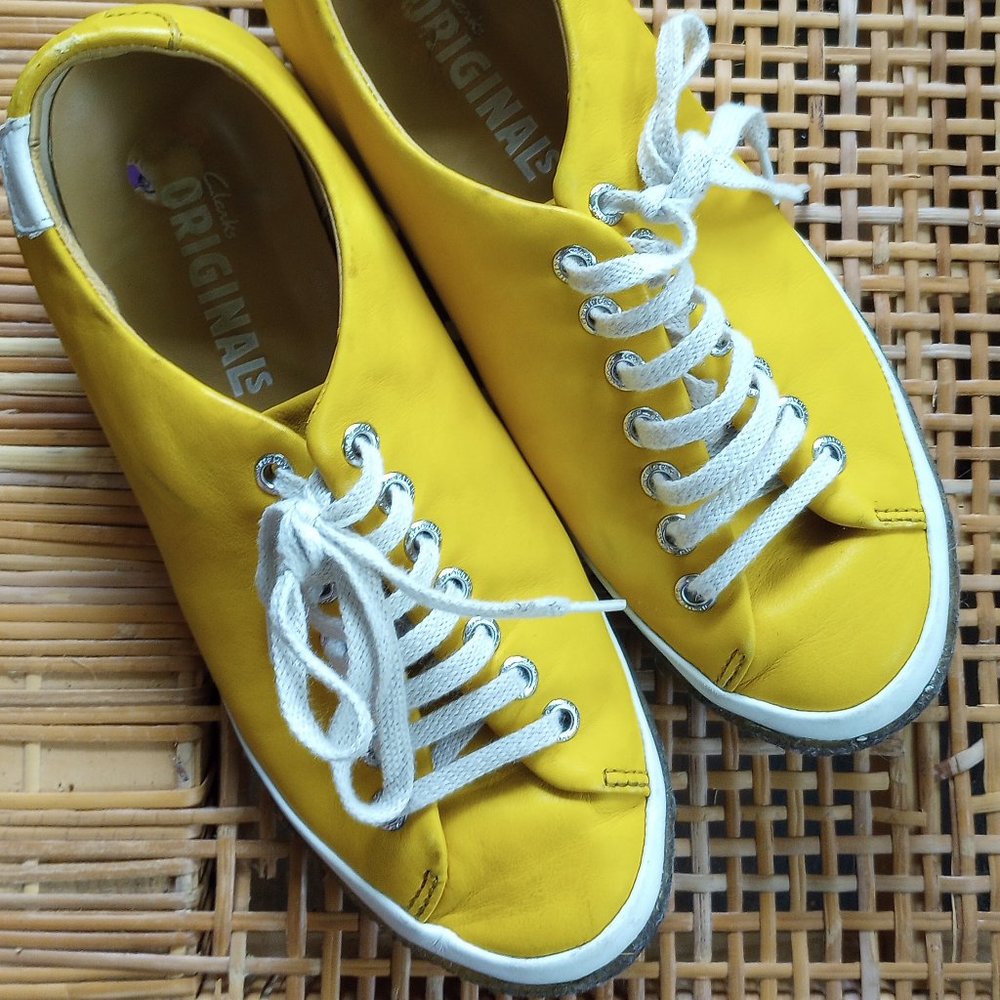 Clark's Crepe Originals - sunny yellow leather- women's 8